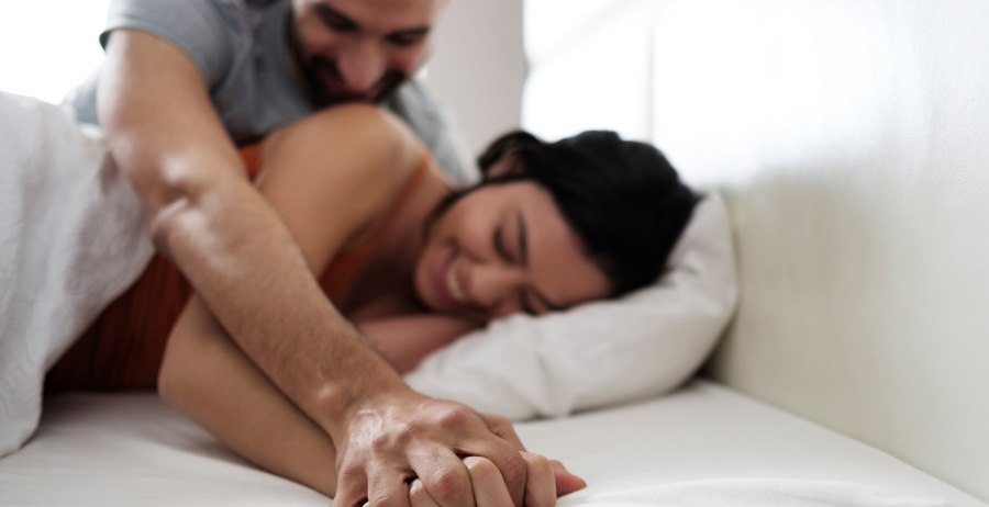 couple-smiling